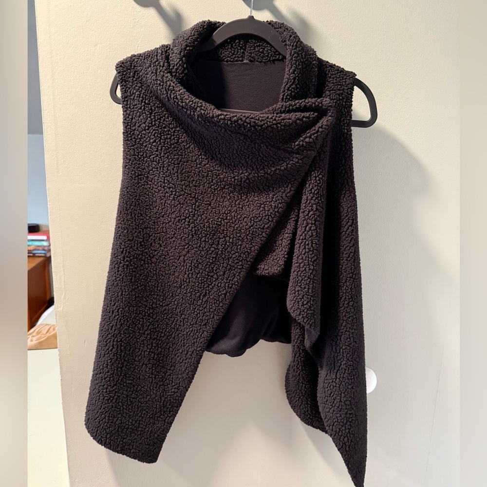 Alo Sherpa vest